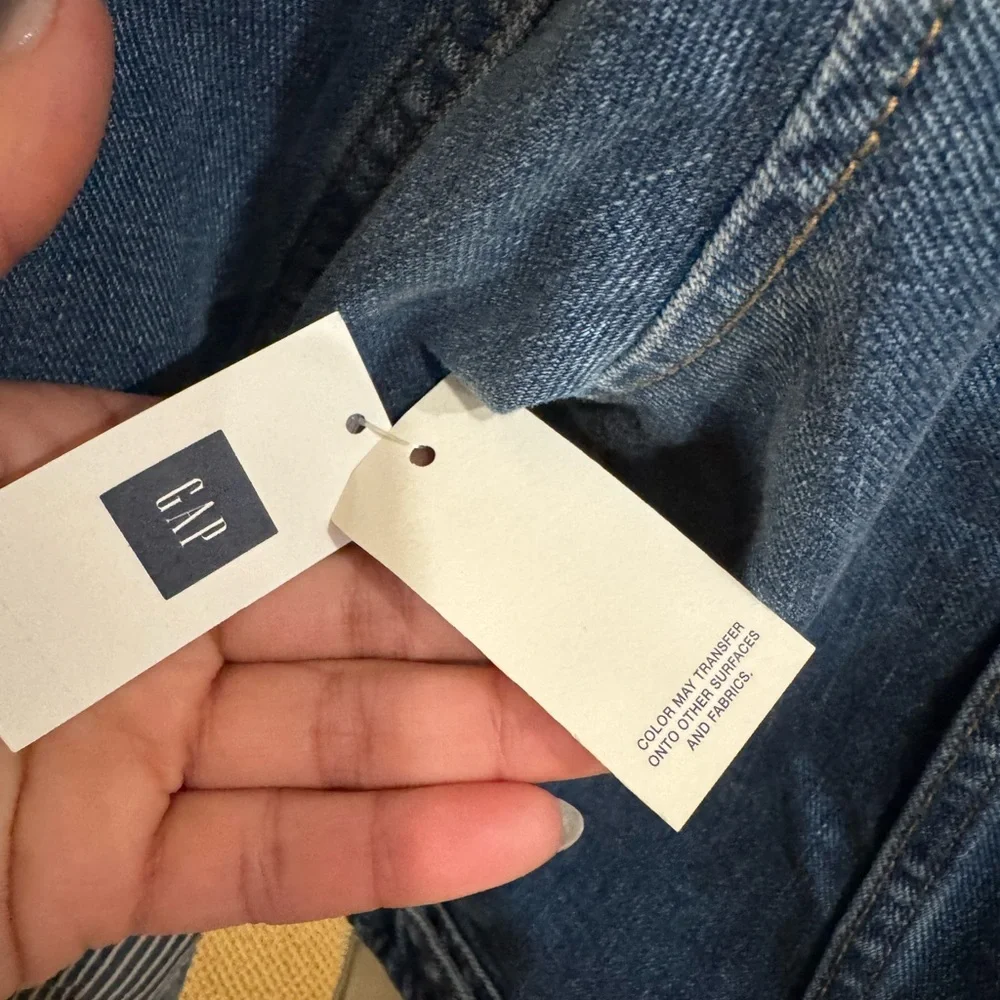 Gap Blue Lightweight Denim Jacket with Pointed Collar and Standard Fit - Picture 9 of 10